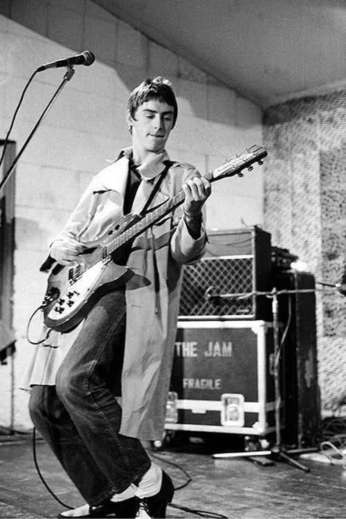 WELLER, Paul, musc. phot. CUMMINS, Kevin. The Jam, The Electric Circus. Manchester, 1977.