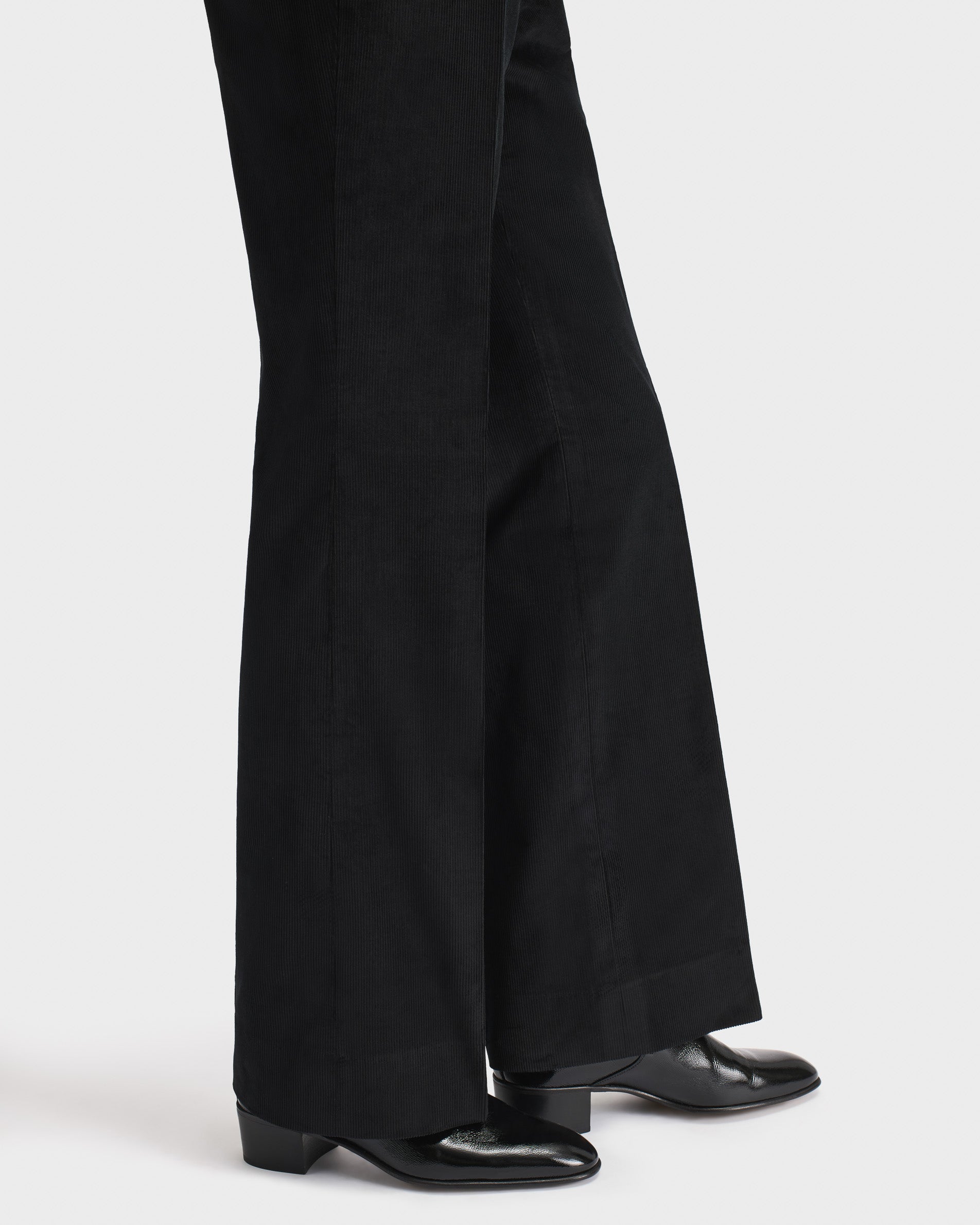 FLARED HIGH-WAISTED TROUSERS IN CORDUROY - BLACK | Husbands Paris