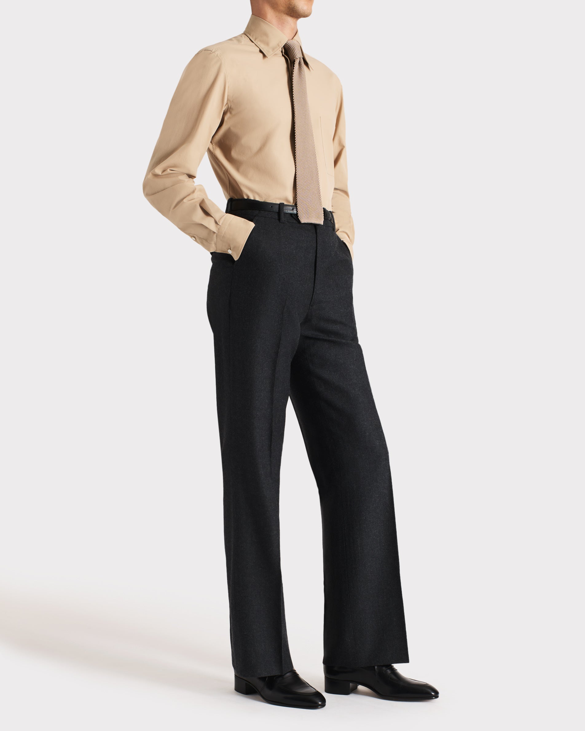 WIDE COLLAR SHIRT IN COTTON POPLIN – DARK BEIGE | Husbands Paris