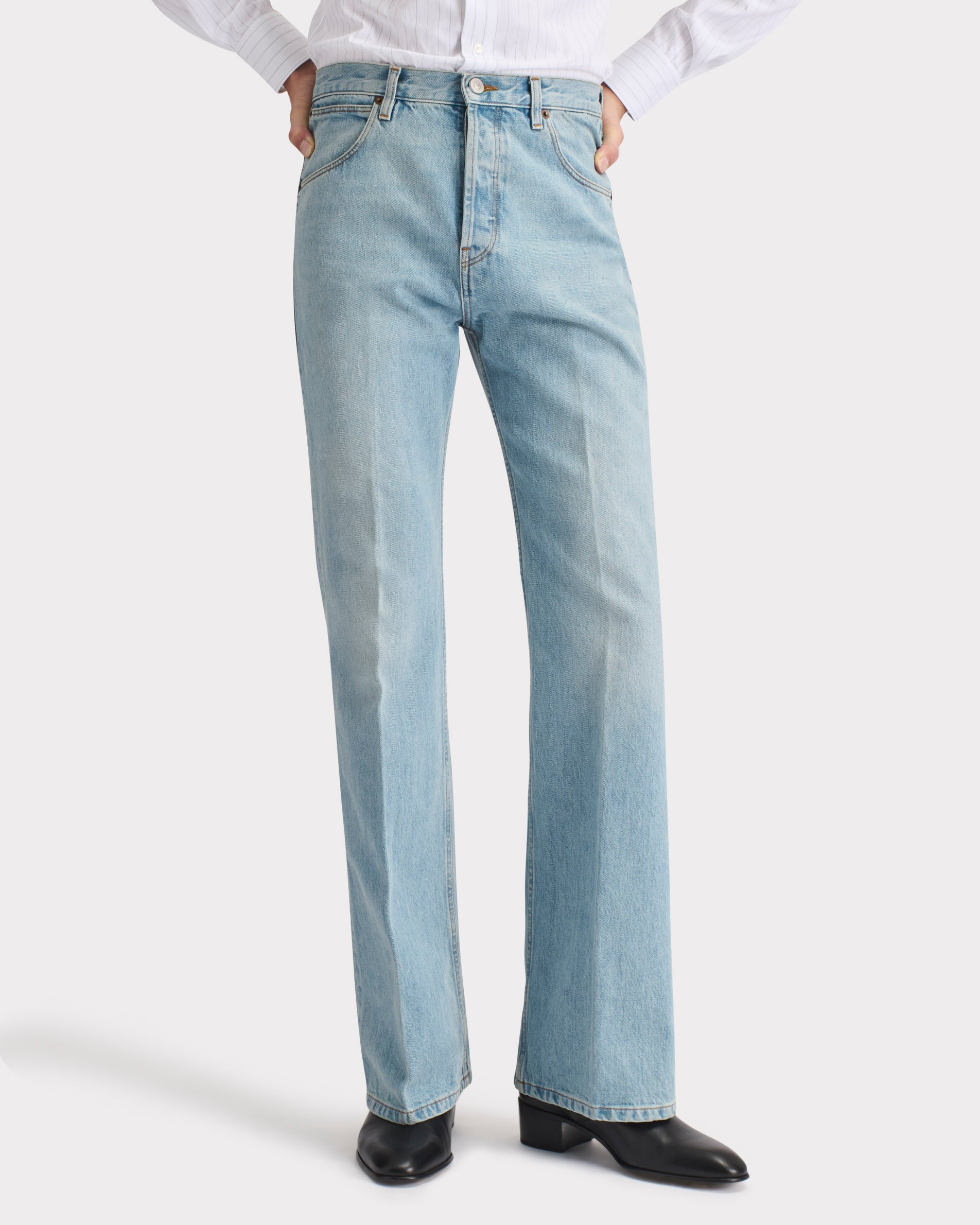 FLARED HIGH-WAISTED JEANS IN DENIM - BLUE STONE WASH | Husbands Paris
