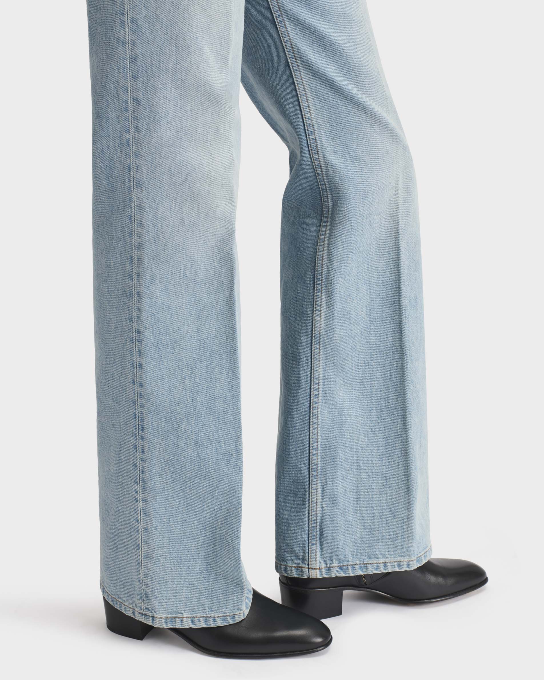 FLARED HIGH-WAISTED JEANS IN DENIM - BLUE STONE WASH FLARED HIGH-WAISTED JEANS IN DENIM - BLUE STONE WASH