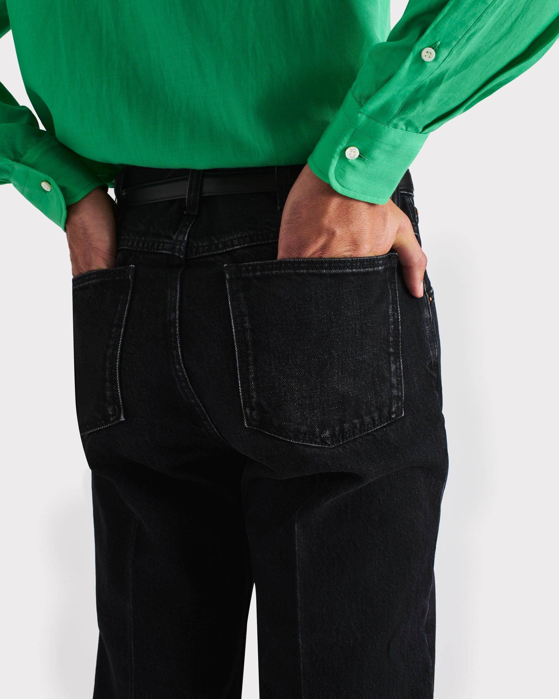 FLARED HIGH-WAISTED JEANS IN DENIM - WASHED BLACK | Husbands