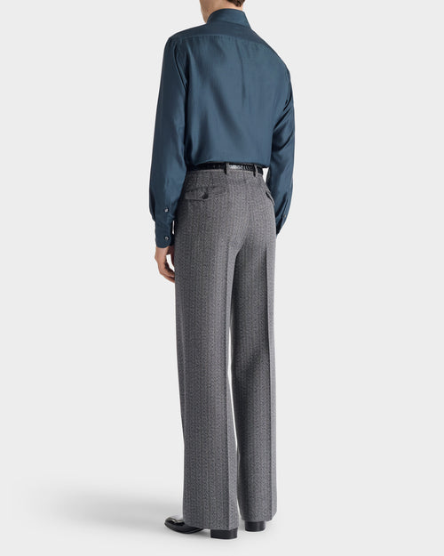 PANTALON LARGE EN SERGÉ DE LAINE VIERGE 4-PLY - GRIS À CHEVRONS ET RAYURES - Husbands Paris - 3