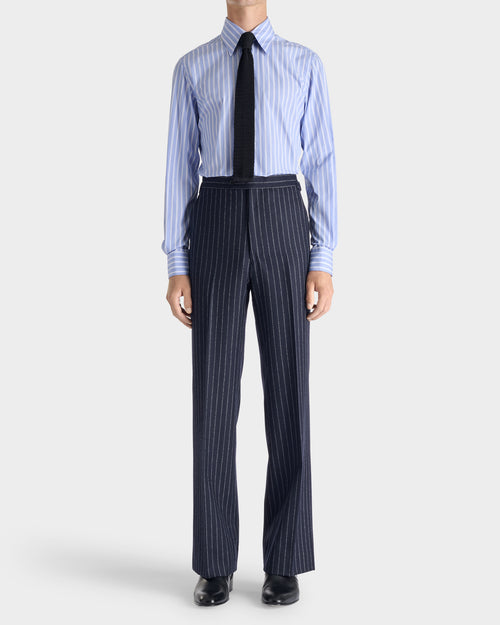 CHEMISE COL LARGE EN POPLINE DE COTON SUPIMA - BLEUE À RAYURES BLANCHES - Husbands Paris - 4
