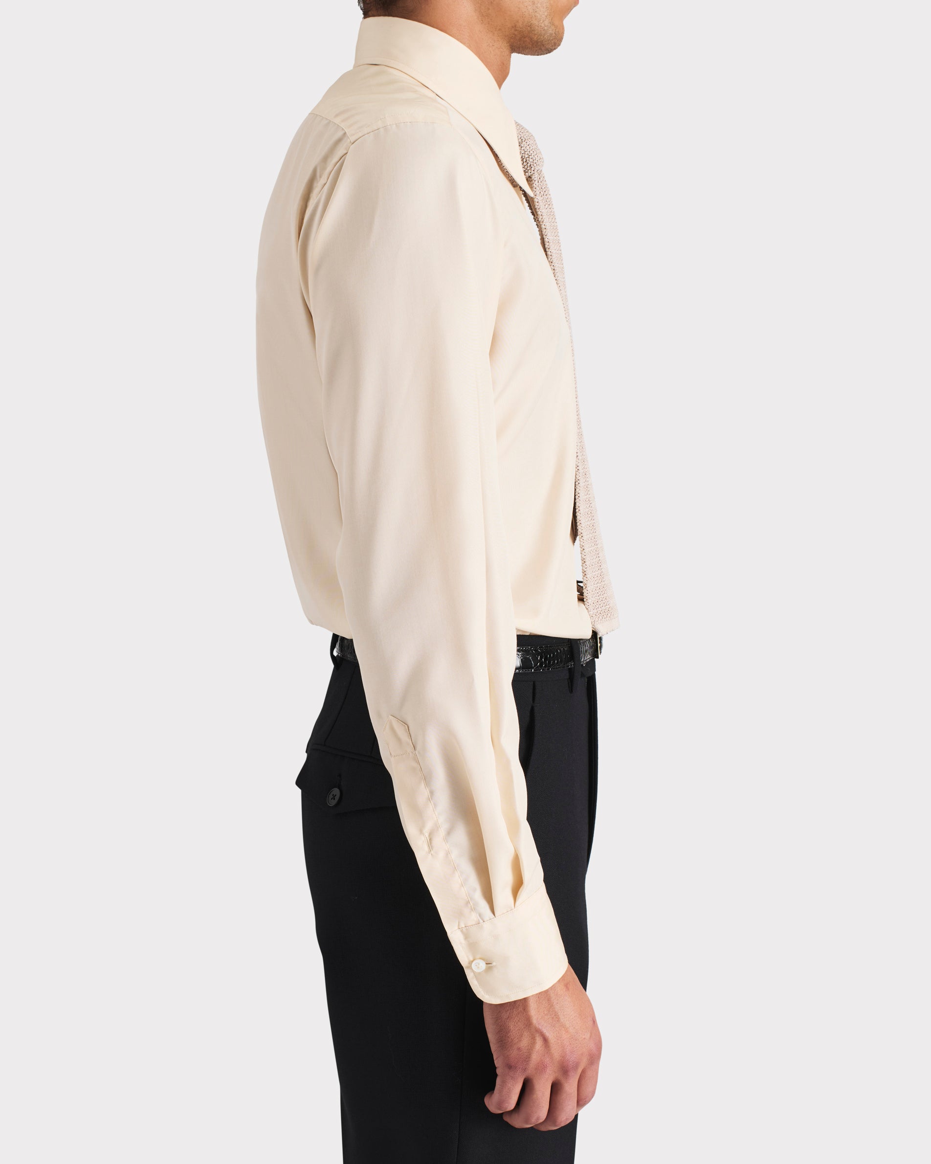 WIDE COLLAR SHIRT IN SILK POPLIN - VANILLA | Husbands Paris