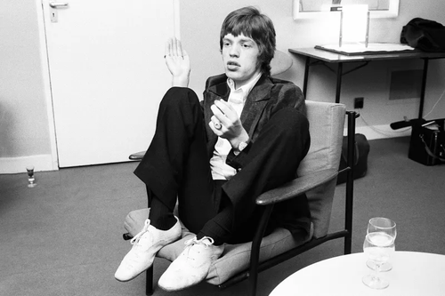 JAGGER, mick, sing. Eammon, andrews, show. 1967.