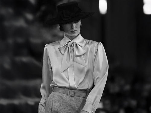 SAINT LAURENT, yves. phot. SIMON, daniel. Haute-couture. 1986-87.