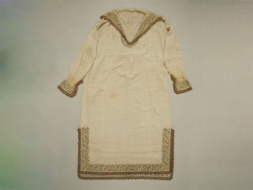 Silk shirt. Met archive. Italy, circa 16th century. 