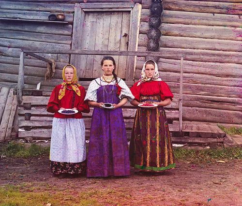 Traditional russian silk. phot. PROKUDIN-GORSKII, sergei. circa 1909.