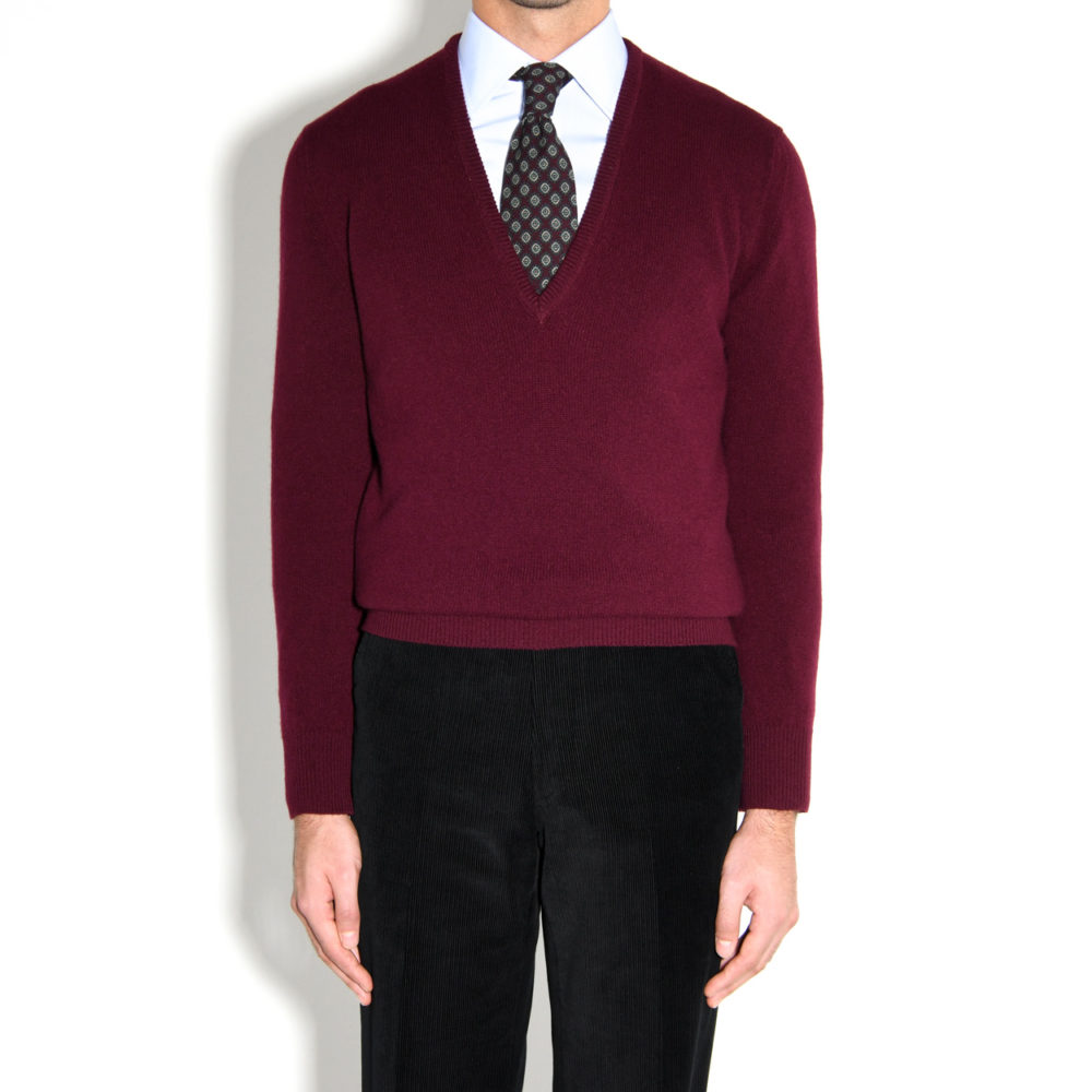 v-neck sweater merino wool burgundy front