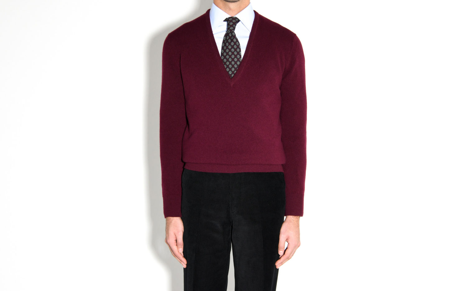 v-neck sweater merino wool burgundy front