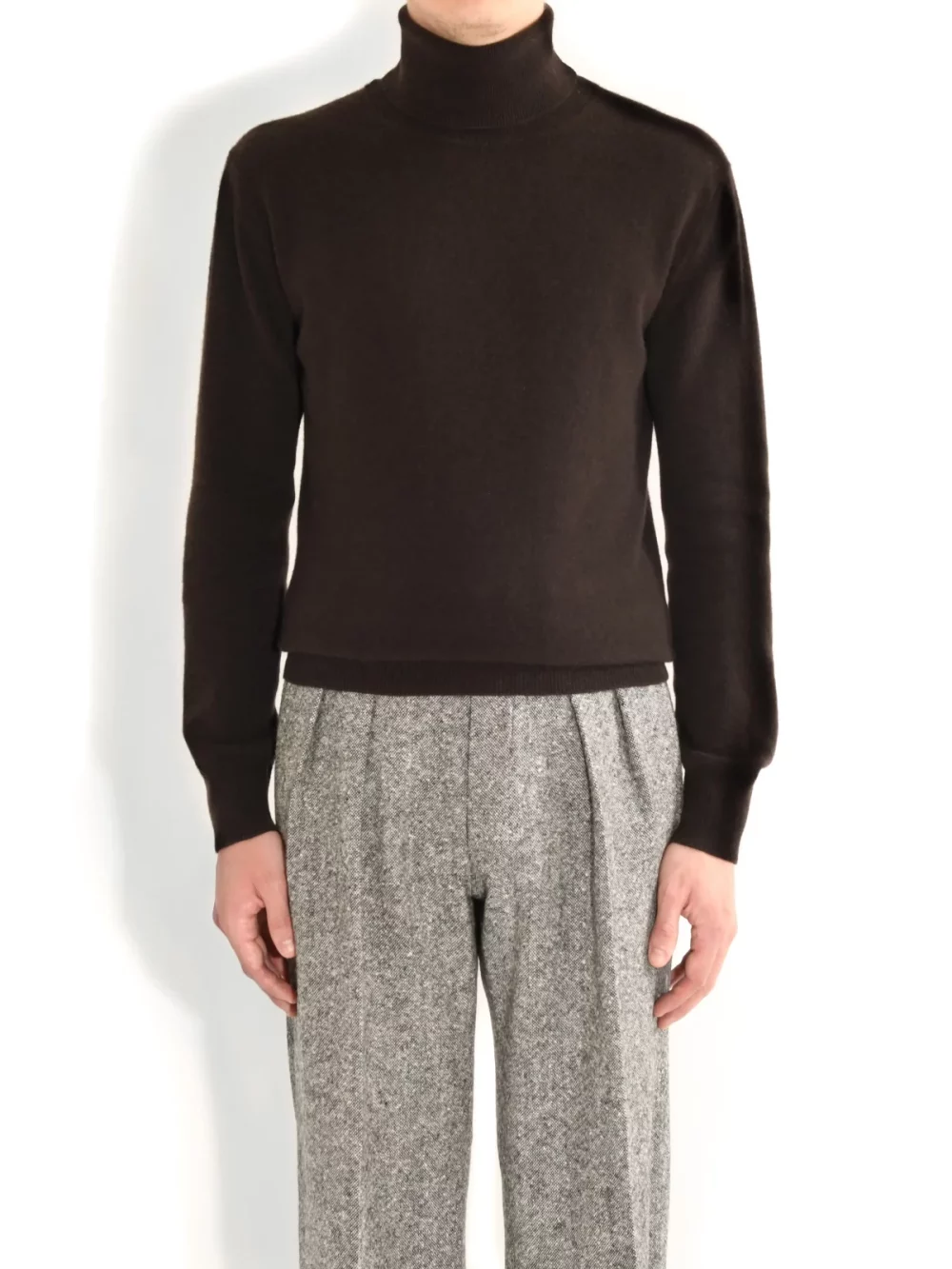 TURTLENECK SWEATER IN CASHMERE – DARK CHOCOLATE