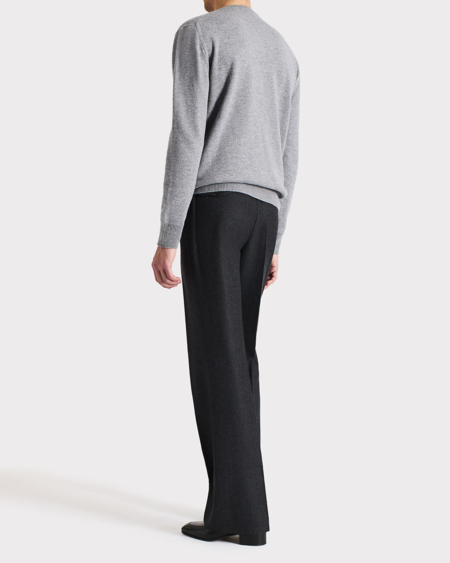 V-NECK SWEATER IN MERINO WOOL - GREY - Image 4