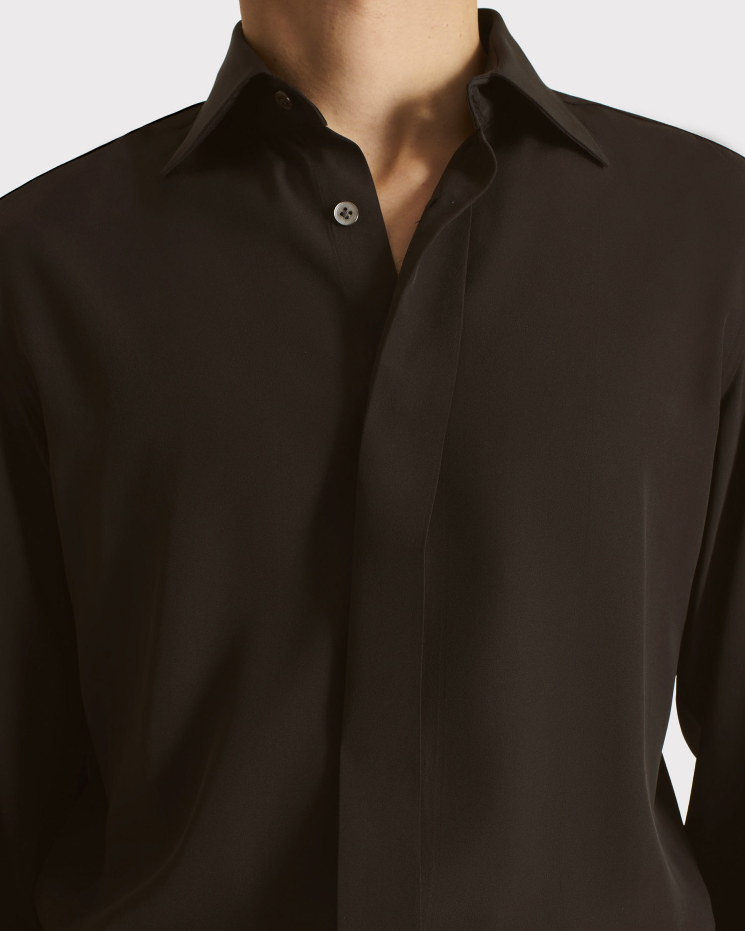CLASSIC COLLAR SHIRT IN SILK CREPE - DARK CHOCOLATE - Image 2