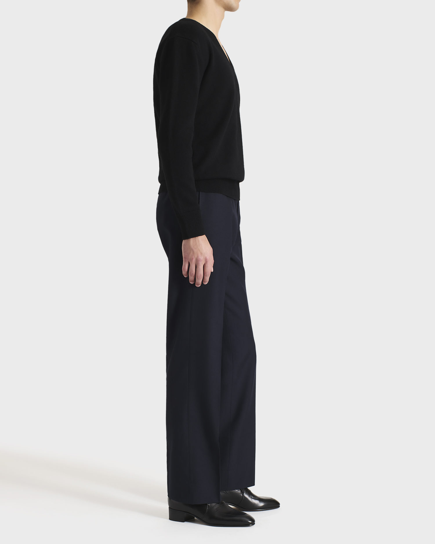 V-NECK SWEATER IN MERINO WOOL - BLACK - Image 3