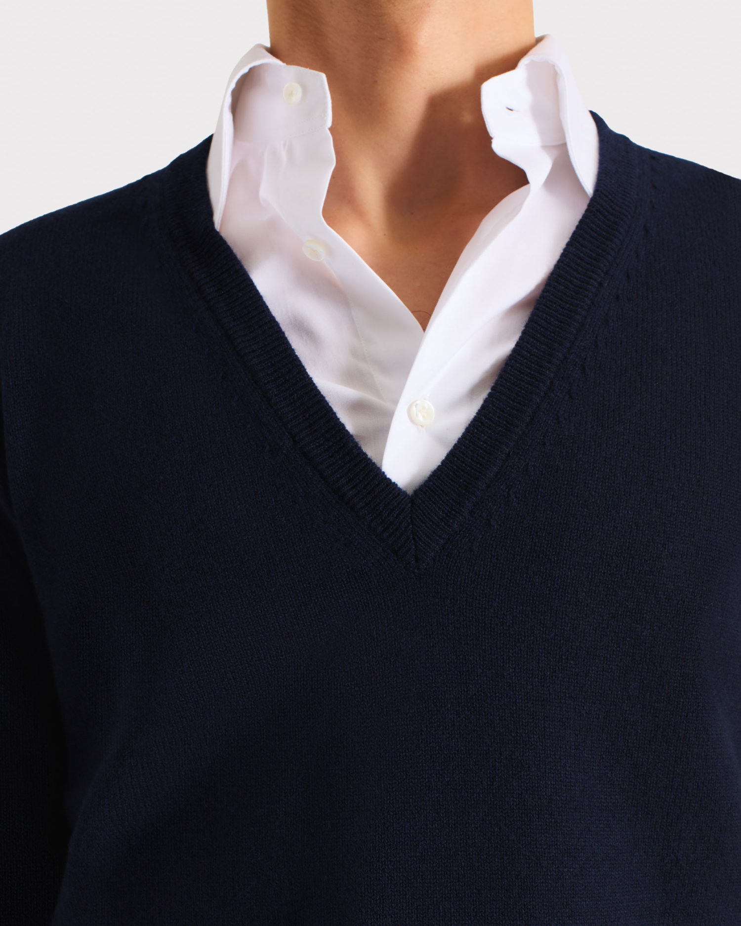 V-NECK SWEATER IN MERINO WOOL - NAVY - Image 2