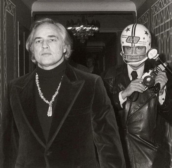 BRANDO, Marlon, act. GALELLA, Ron, phot. SCHMALBACH, Paul, phot. New York, 1973