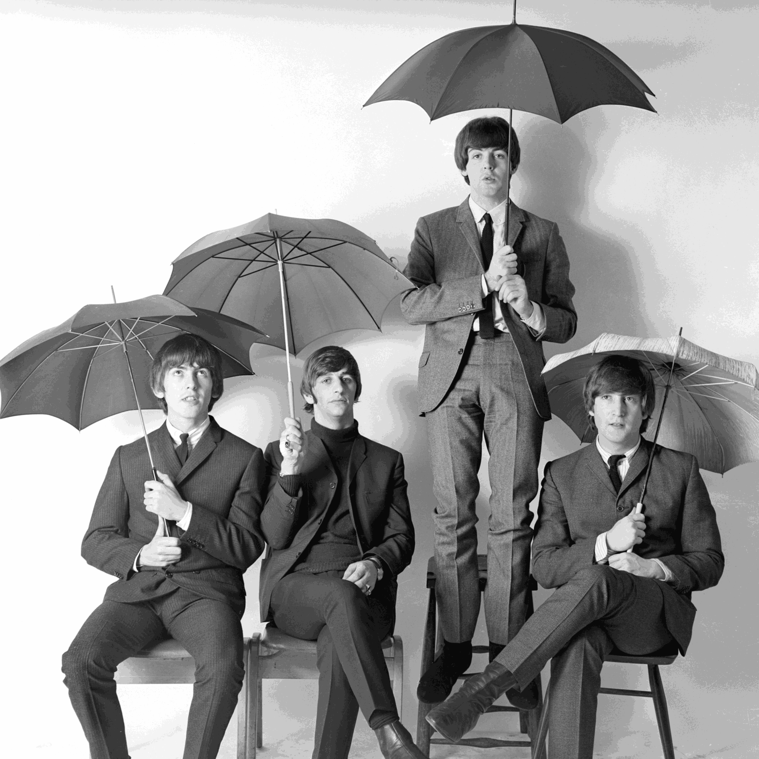 Slim Notch Lapels. The Beatles, band. London, 1964_1_11zon