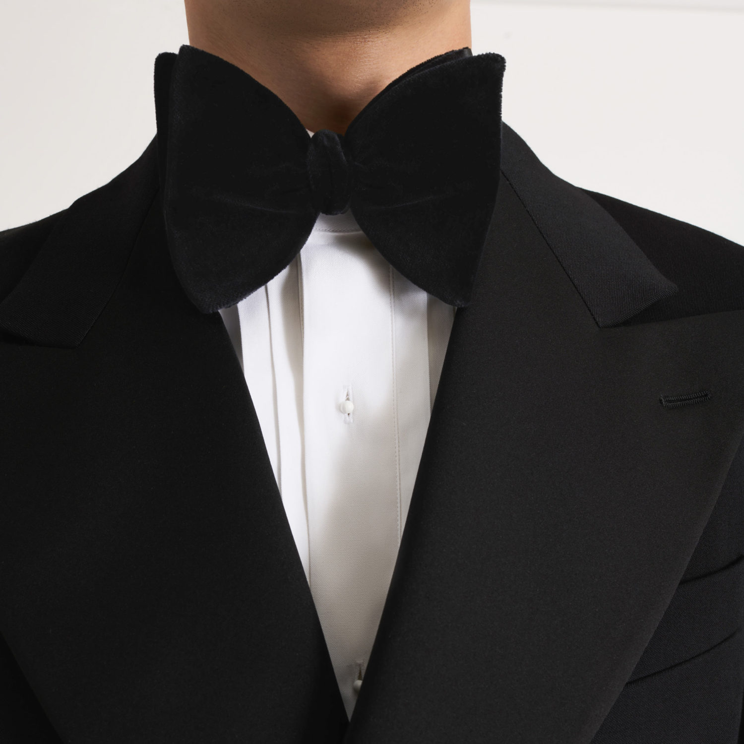 BOW-TIE-IN-COTTON-&-SILK-VELVET---BLACK_1_1518