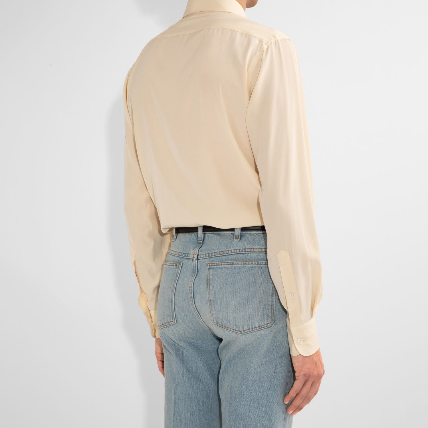CHEMISE COL CLASSIQUE EN CRÊPE DE SOIE - BEURRE – Image 3