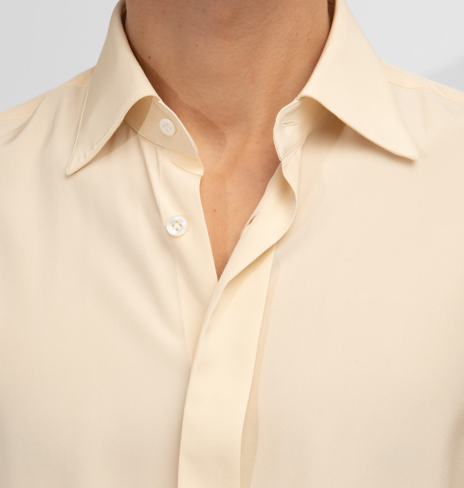 CHEMISE COL CLASSIQUE EN CRÊPE DE SOIE - BEURRE – Image 5